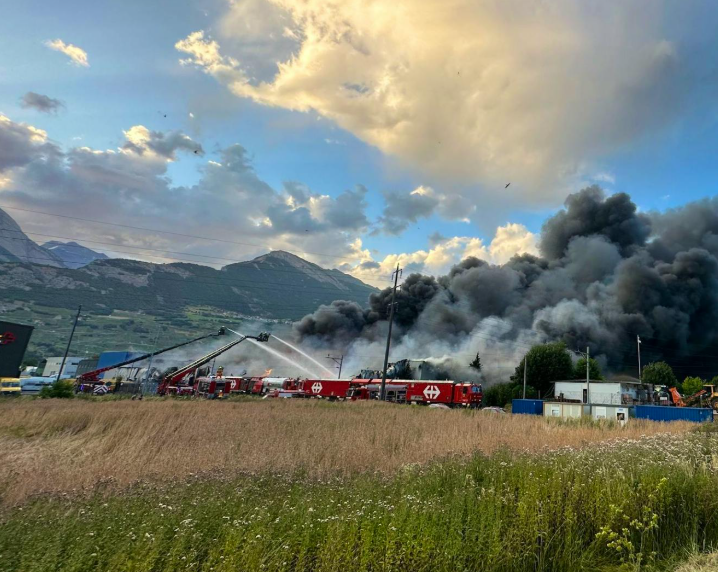 Incendie aux abords des voies